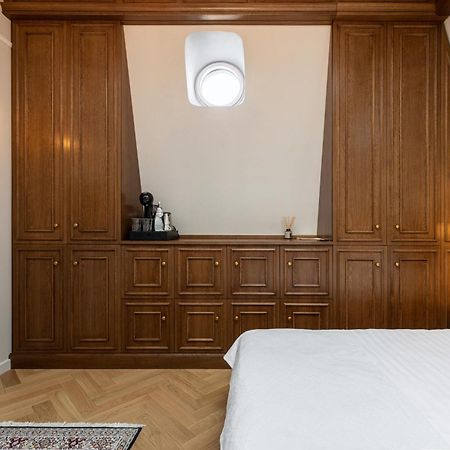 Templum Clava Hotel Bukares Bagian luar foto