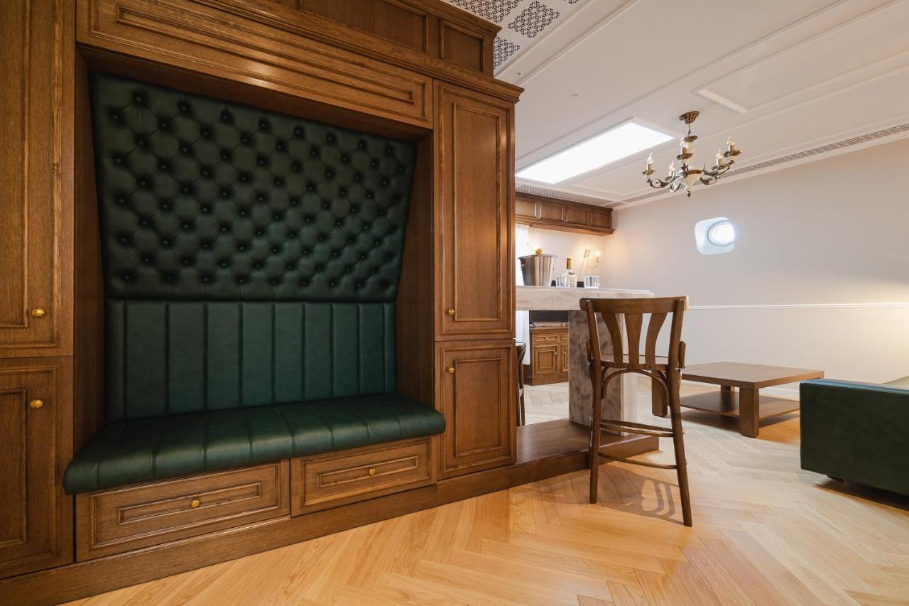 Templum Clava Hotel Bukares Bagian luar foto