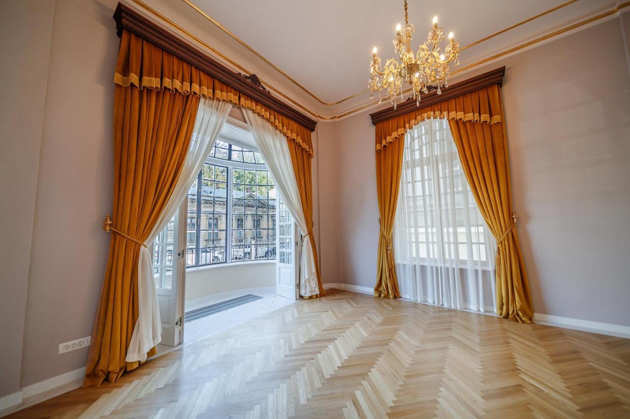 Templum Clava Hotel Bukares Bagian luar foto