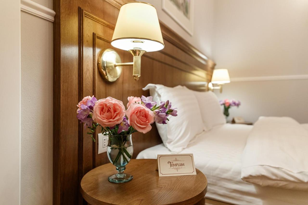 Templum Clava Hotel Bukares Bagian luar foto