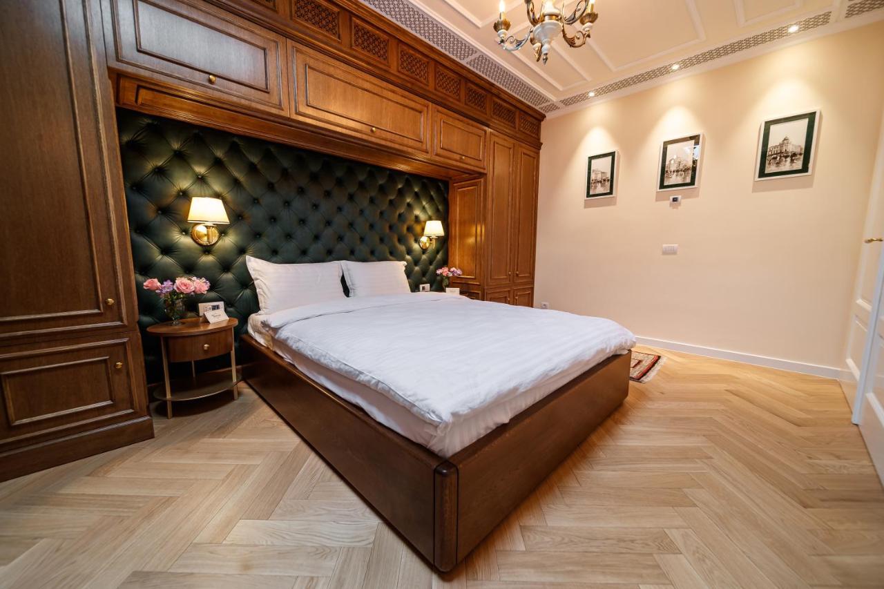 Templum Clava Hotel Bukares Bagian luar foto