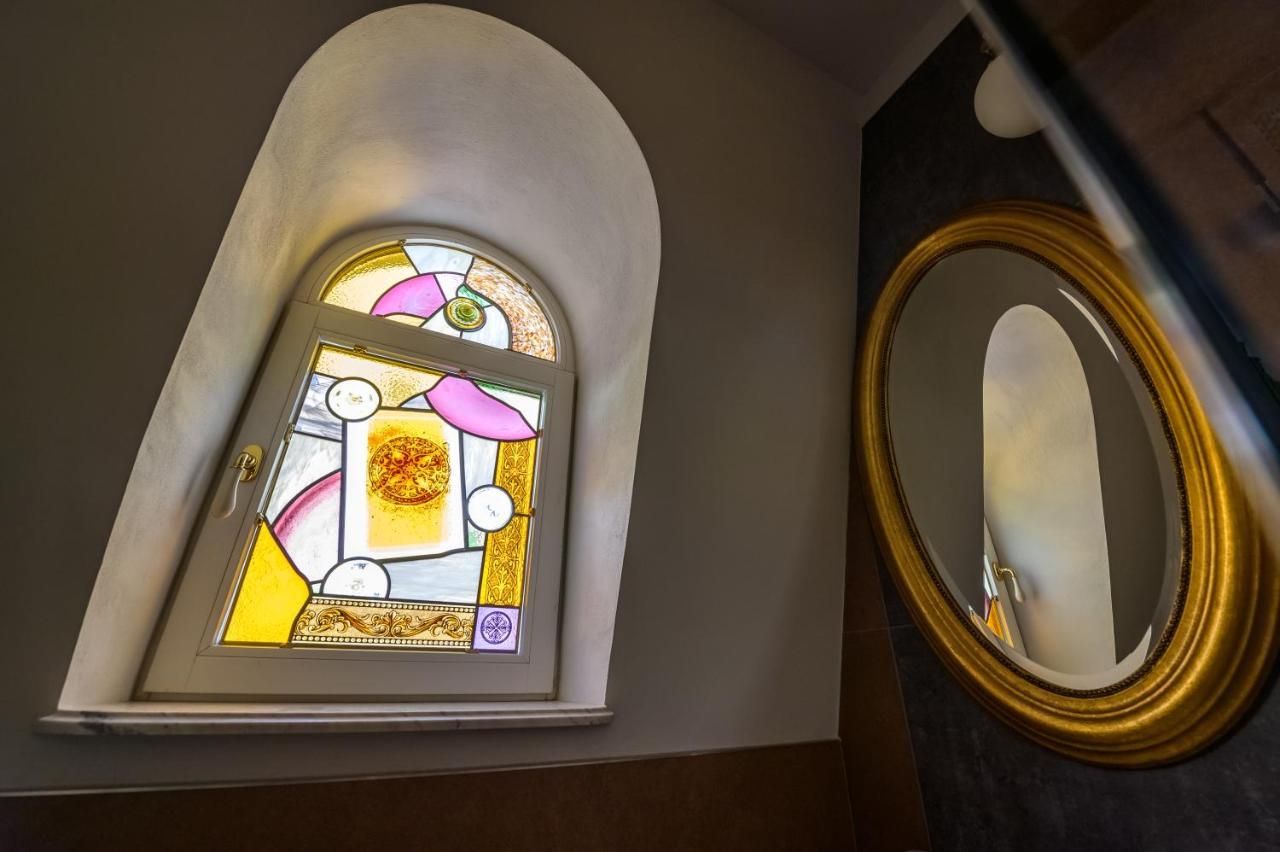 Templum Clava Hotel Bukares Bagian luar foto