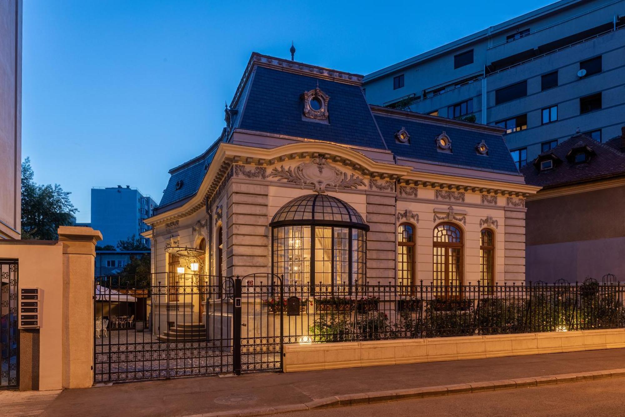 Templum Clava Hotel Bukares Bagian luar foto